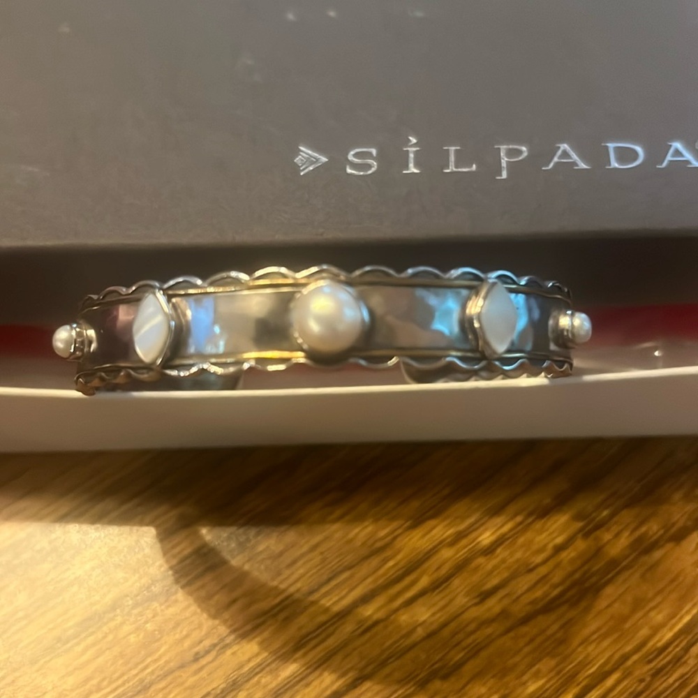 Gorgeous Silpada Mother of Pearl Cuff